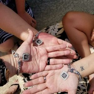 Meet your Posher, Janet